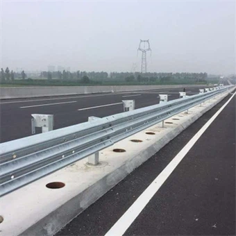 Högkvalitativ trafiksäkerhetsräcke